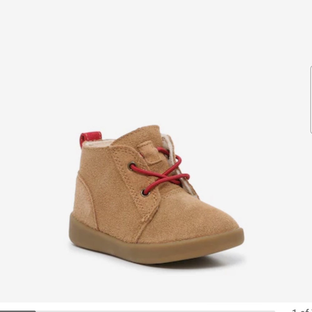 UGG Chukka Boot. Size 4/5 (12-18 months )